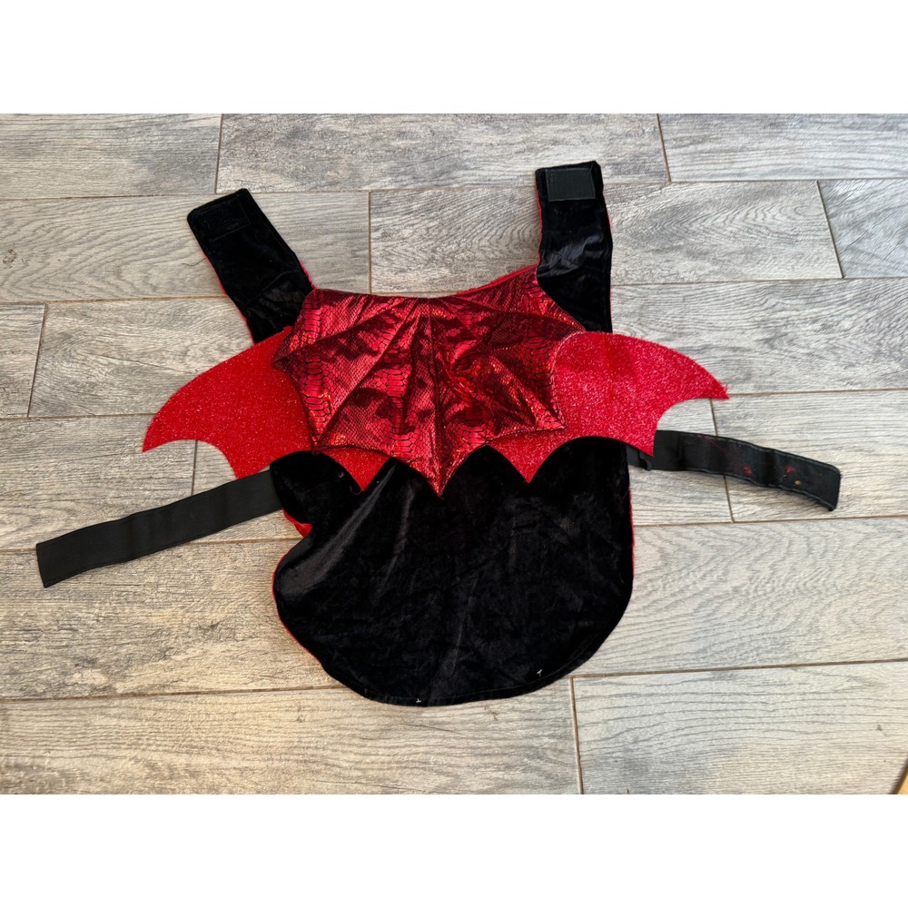 Dog Halloween Costume Vampire Dracula Large Pet 50-90 lb Vibrant Life Cloak Red